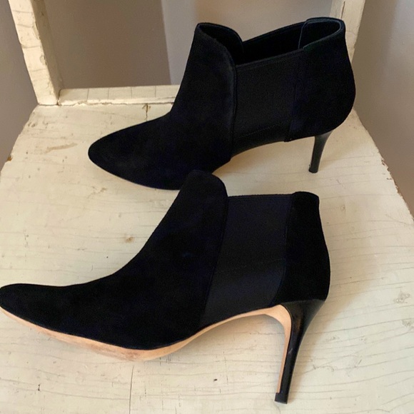 Like New! Black Suede Cole Haan Smithson Bootie, size 8.5 - Picture 3 of 5
